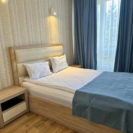 Hotel Lile Tbilisi Buitenkant foto