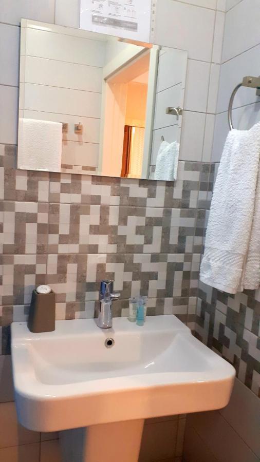 Hotel Lile Tbilisi Buitenkant foto