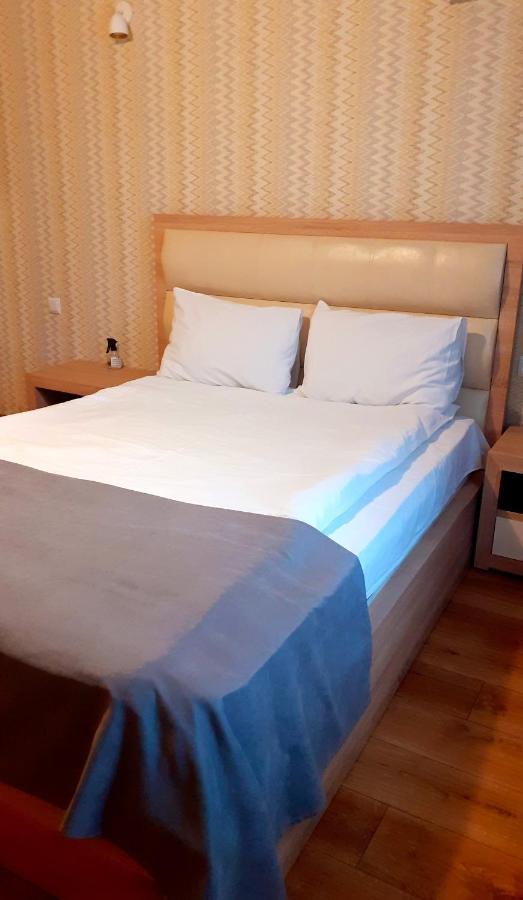 Hotel Lile Tbilisi Buitenkant foto