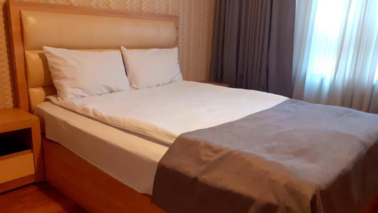 Hotel Lile Tbilisi Buitenkant foto