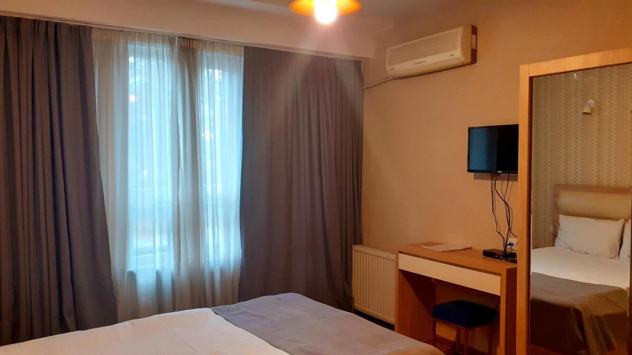 Hotel Lile Tbilisi Buitenkant foto