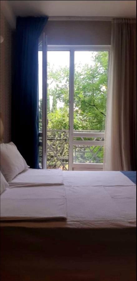 Hotel Lile Tbilisi Buitenkant foto