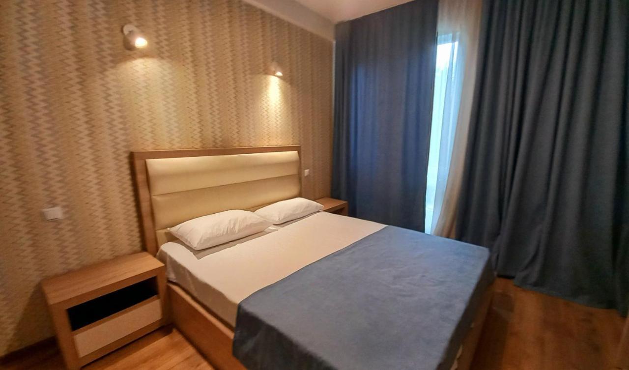 Hotel Lile Tbilisi Buitenkant foto