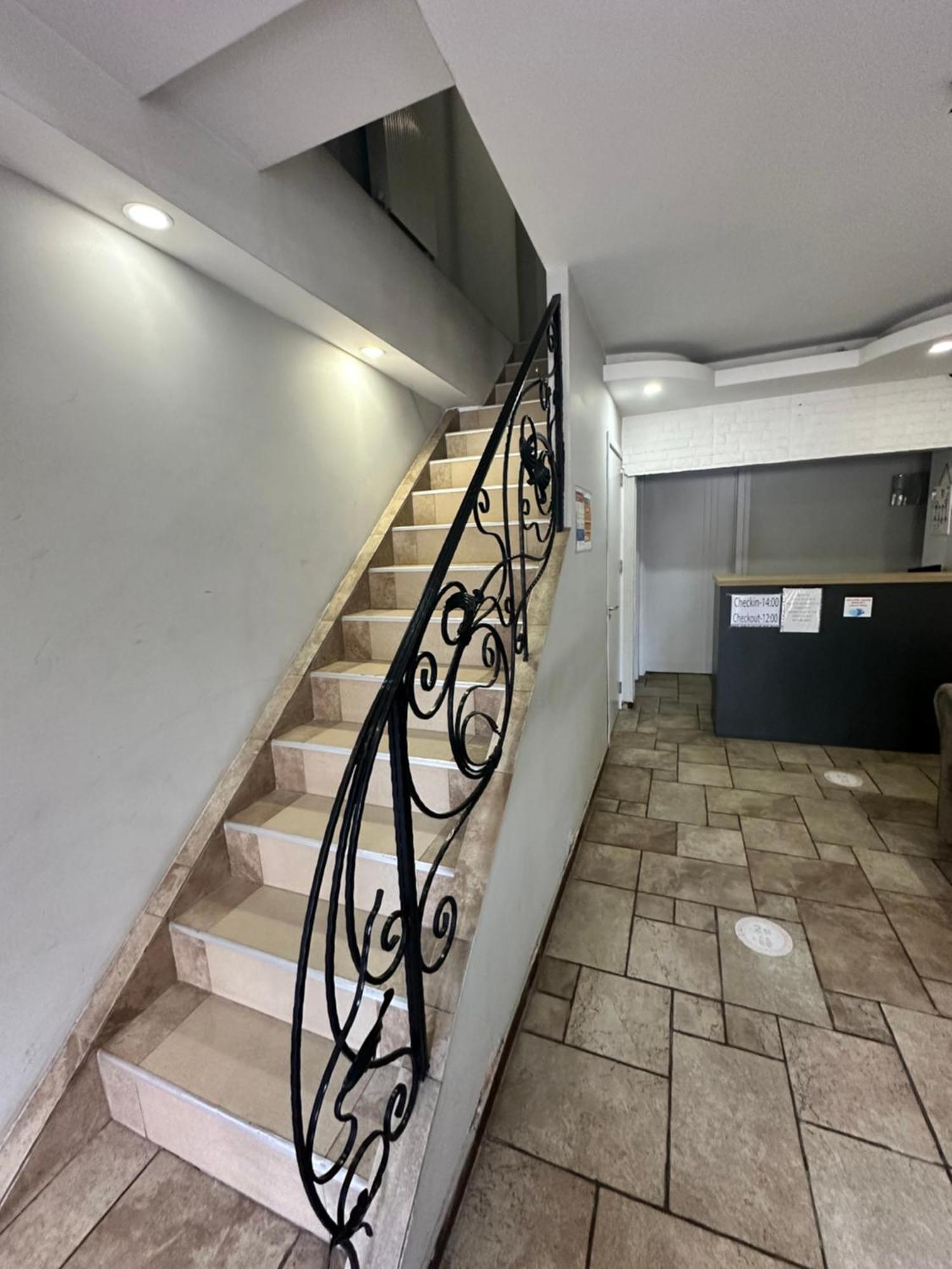 Hotel Lile Tbilisi Buitenkant foto